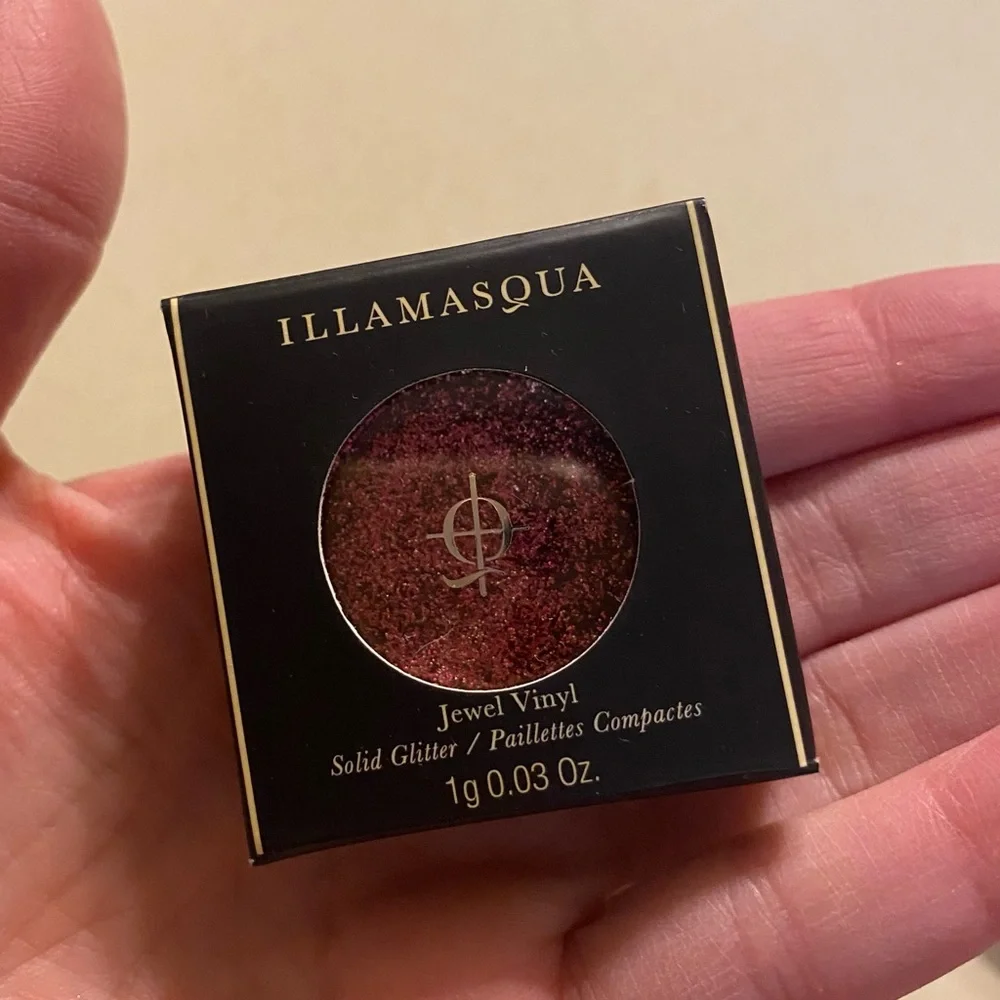 Illamasqua Limited Edition Reign of Rock studded makeup bag with products! 💄💋